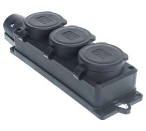 Розетка трехместная каучук с заземлением 16А IP44 Universal